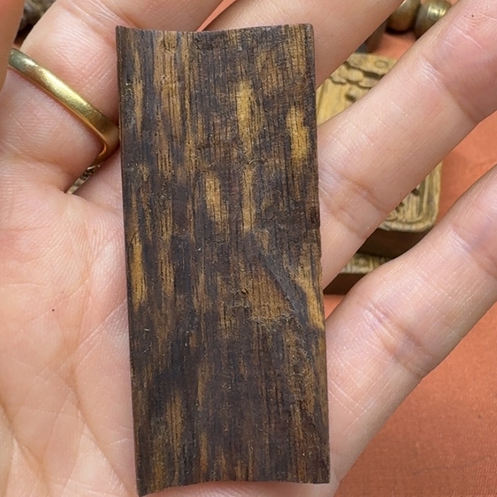 大叶紫檀（黑酸枝木类）