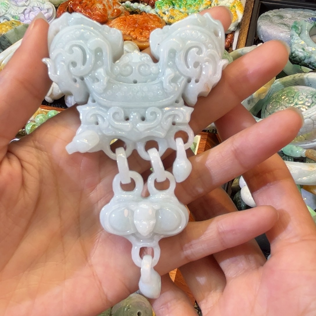 翡翠颈饰未镶嵌待编款