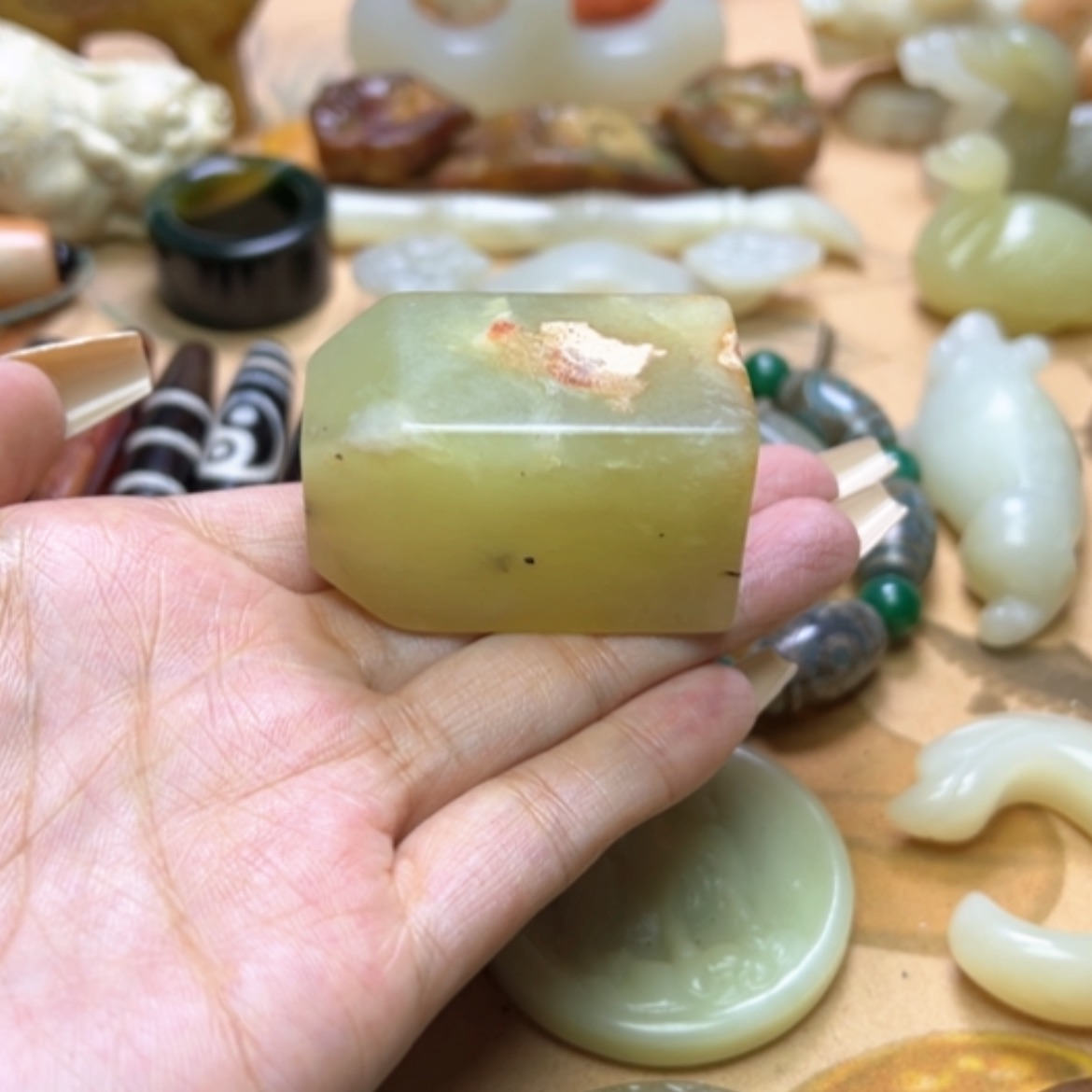 【闪购商品】蛇纹石玉颈饰未镶嵌