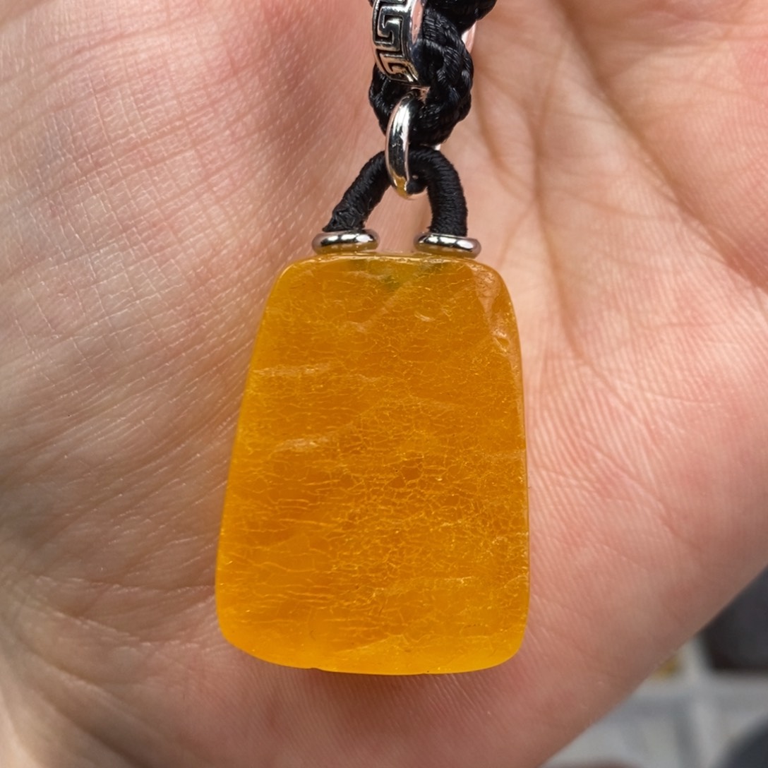 琥珀吊坠(赠链)未镶嵌