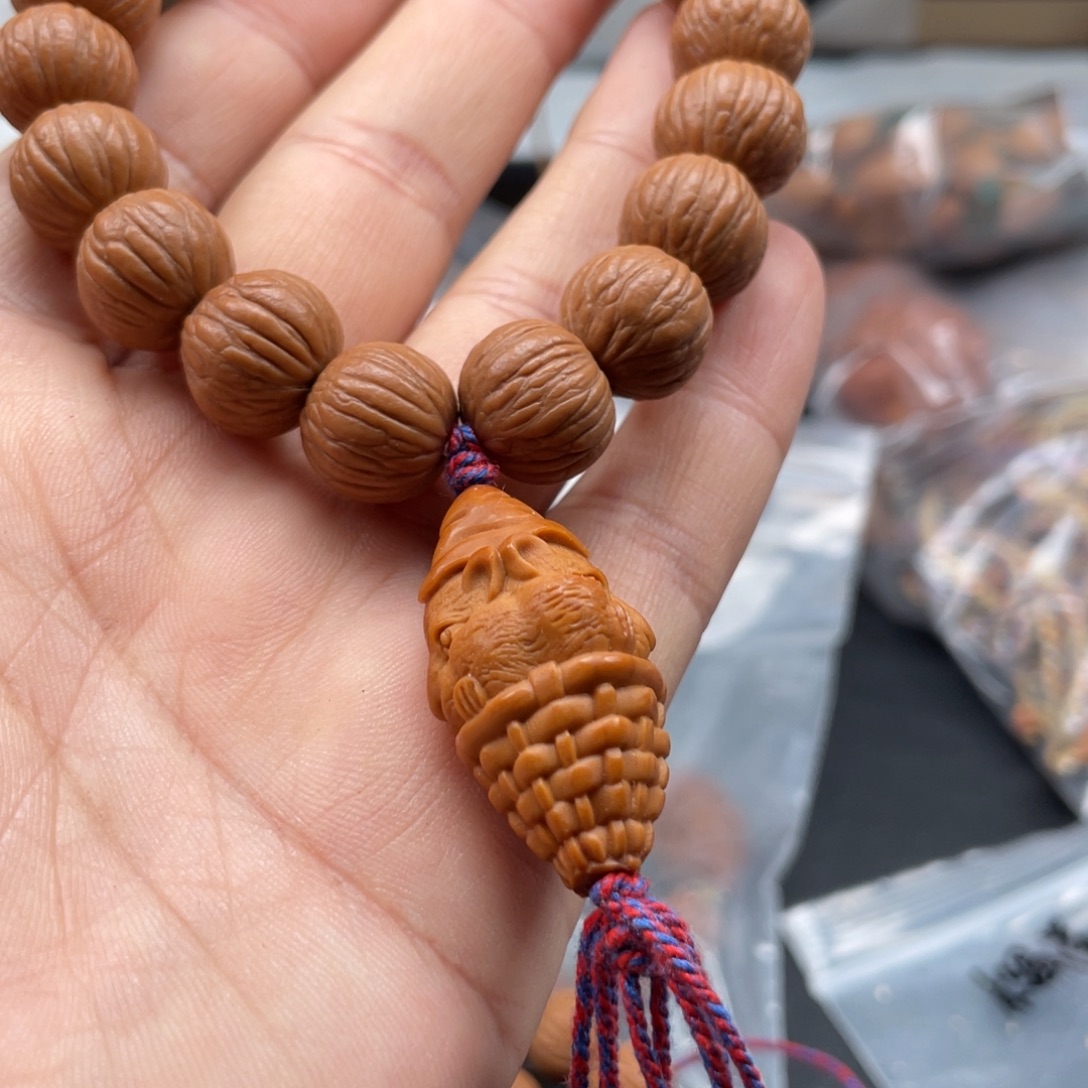 橄榄核吊坠猴头蛇尾