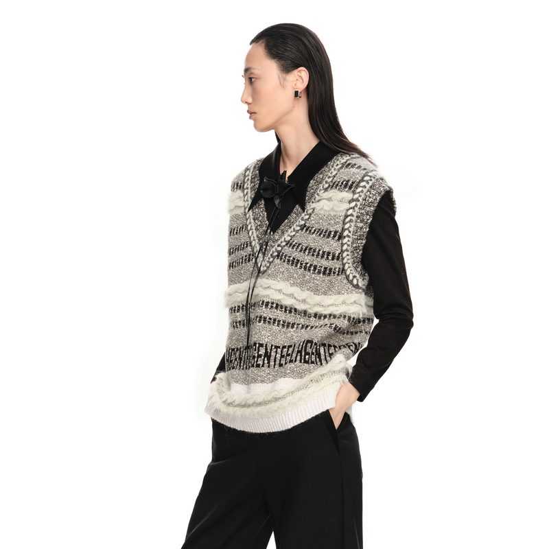 H·GENTEEL荷高23年新冬女V领条纹宽松廓形图案针织衫GCE11660618