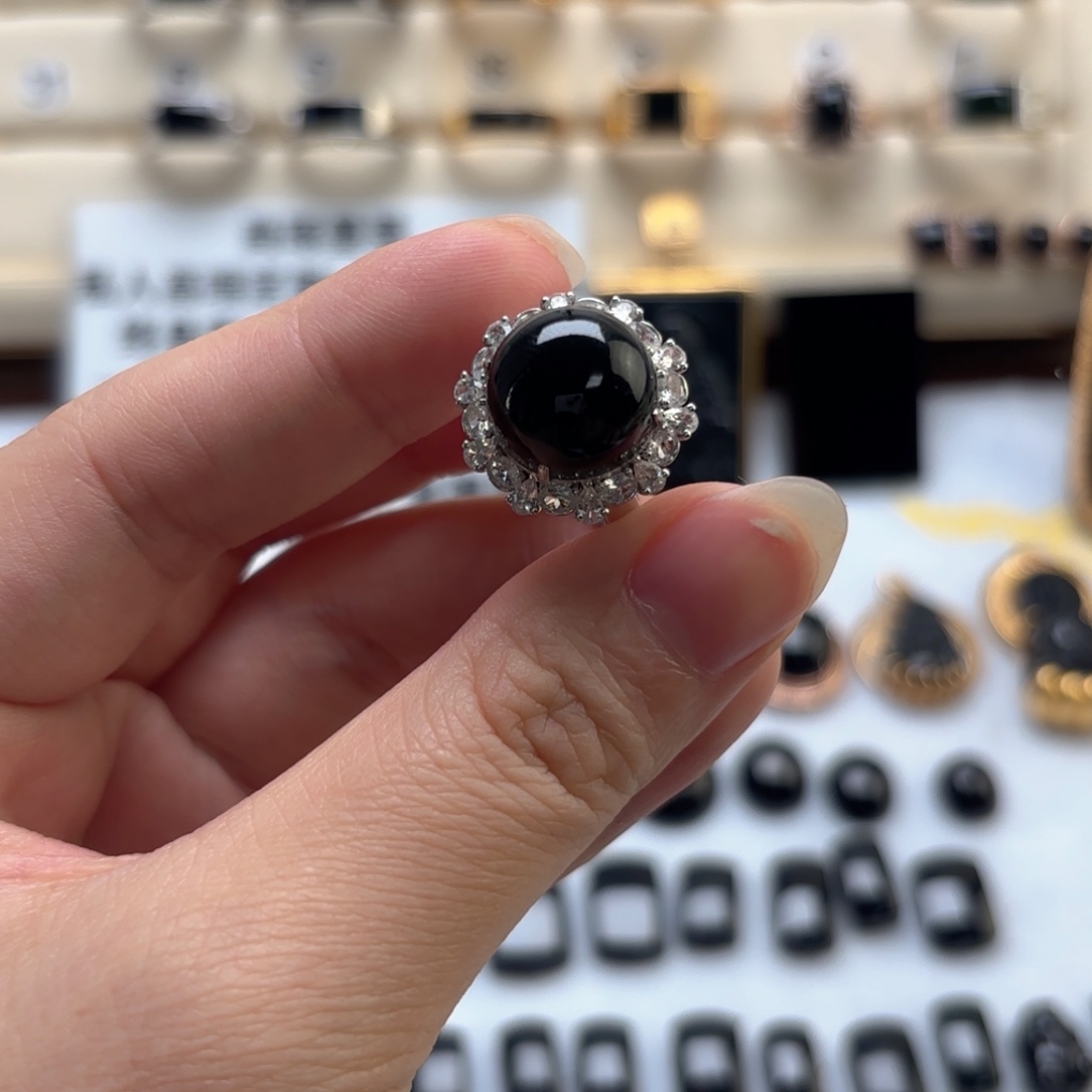 遂***意翡翠18K金镶嵌戒指缅甸翡翠