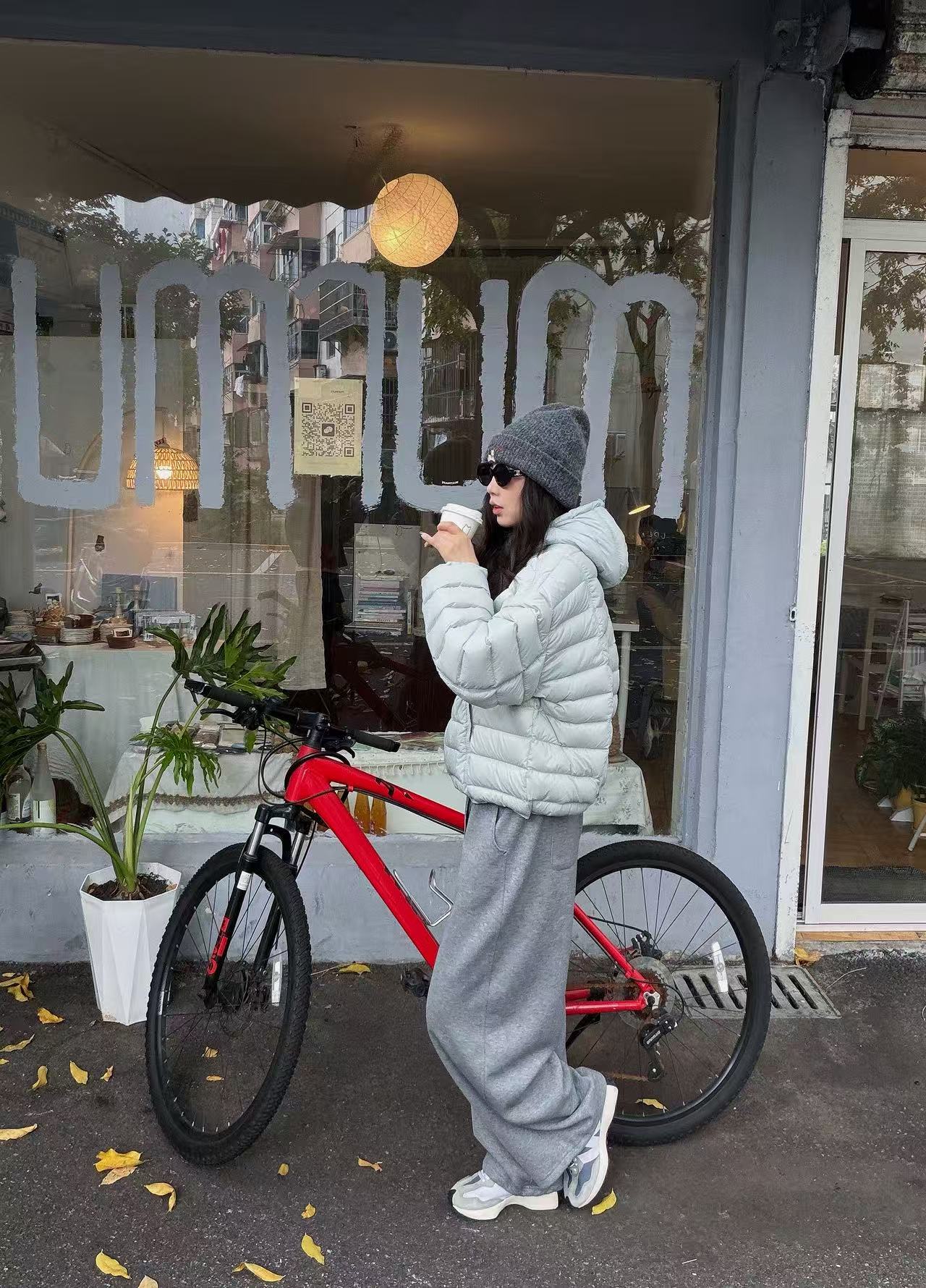 【XINYU】女款排骨泡芙云朵羽绒服90白鸭绒新款百搭连帽077