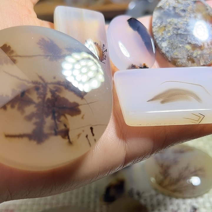石***爱玛瑙/玉髓未镶嵌颈饰