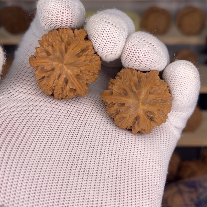 文玩核桃吊坠33全品文山三棱小正奔高桩