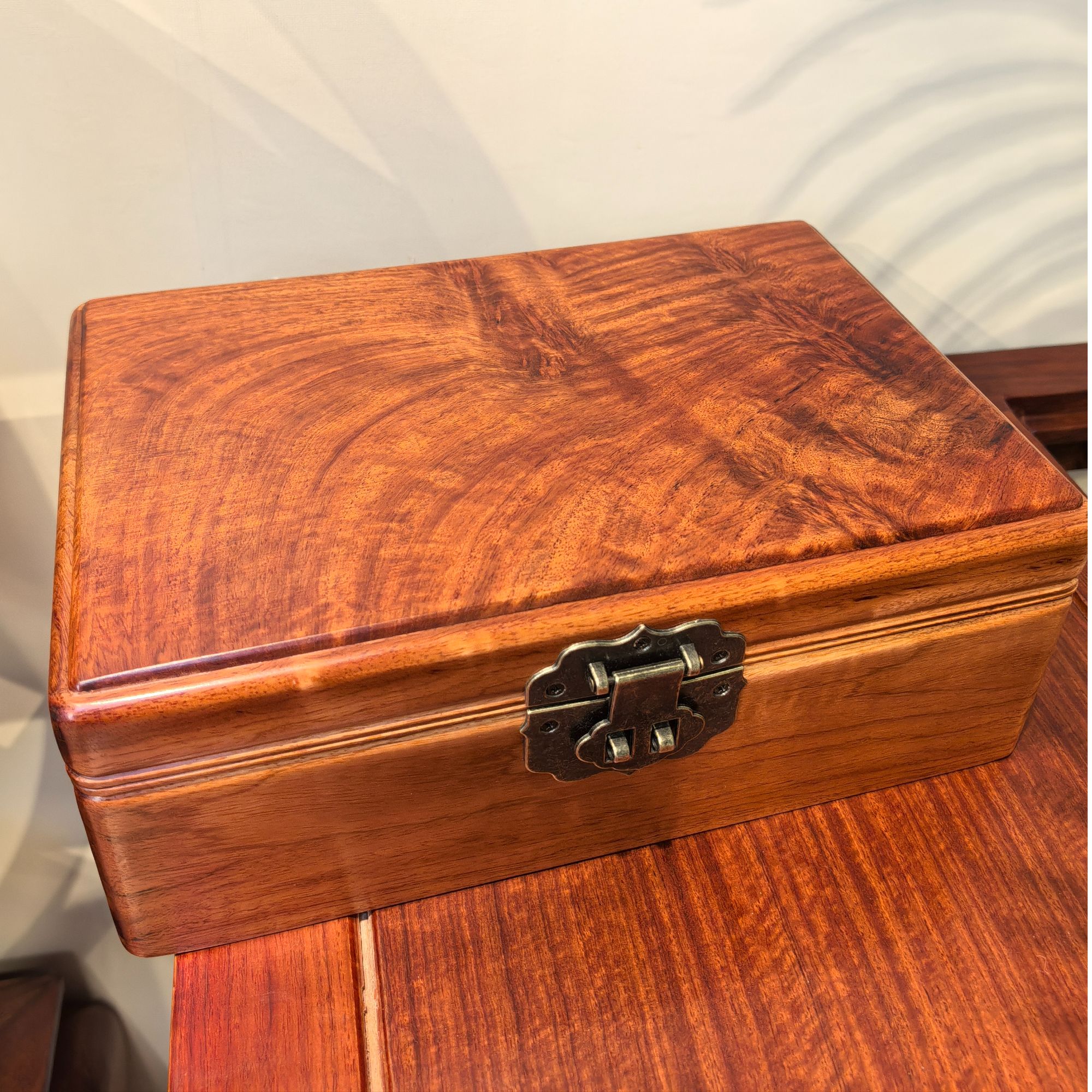 缅花实木大号房产证收纳盒木盒榫卯工艺复古素面首饰盒带锁大容量