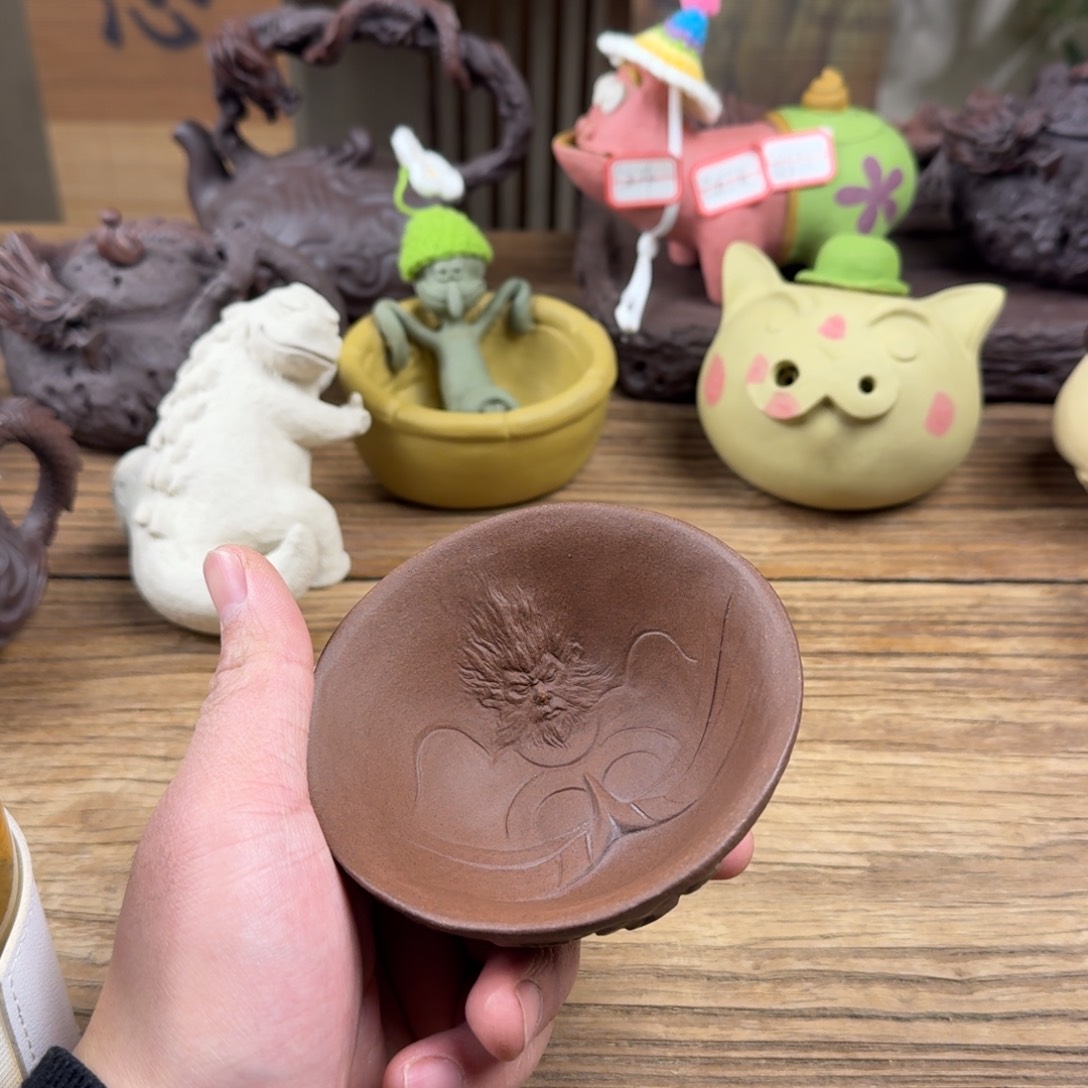 紫砂茶壶她****地紫砂等珍贵文物的