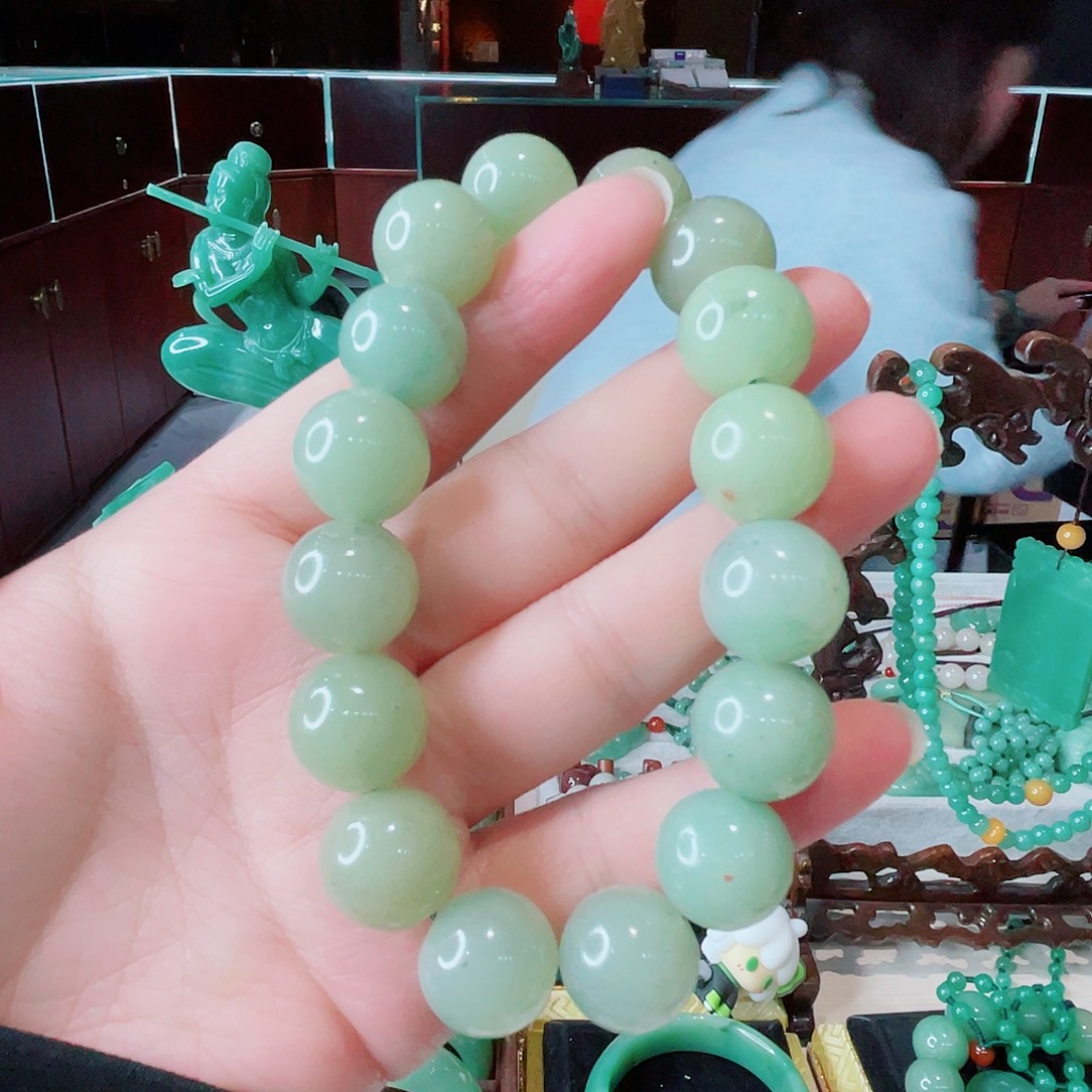 密玉（石英质玉）未镶嵌颈饰