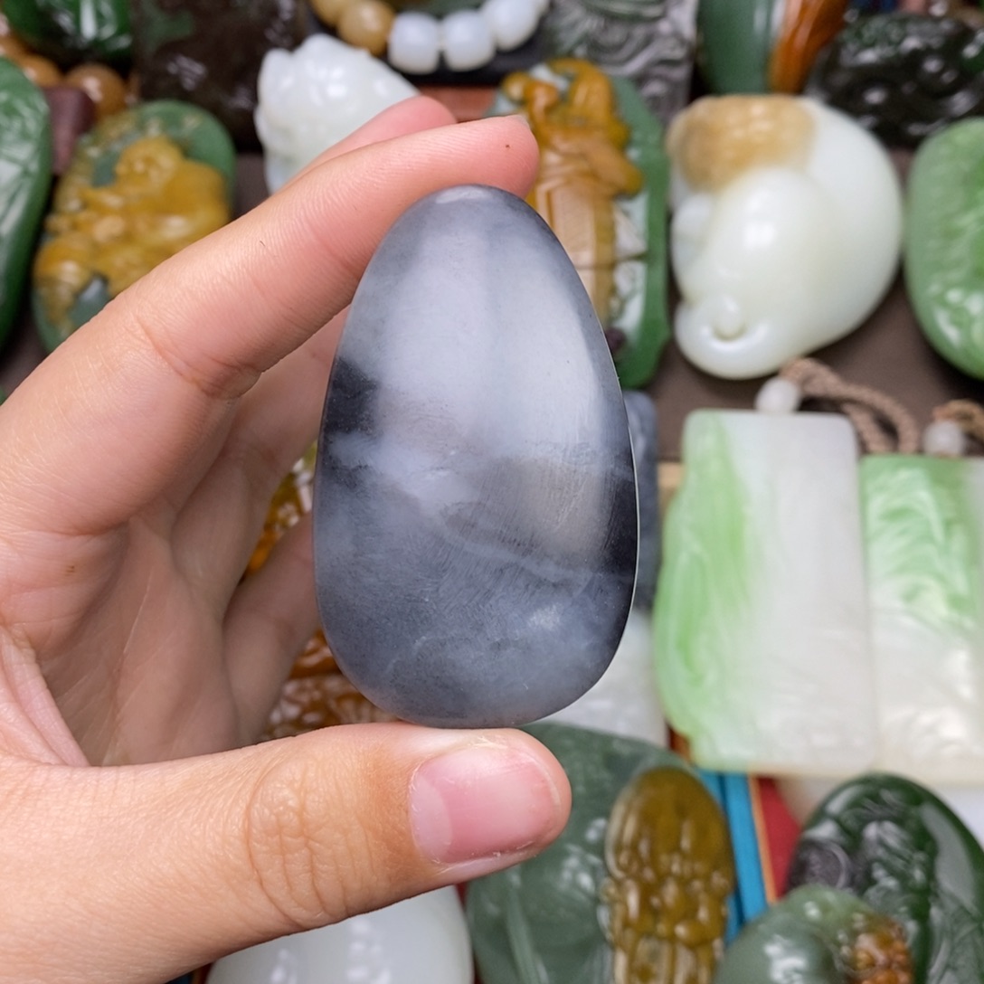 和田玉颈饰未镶嵌