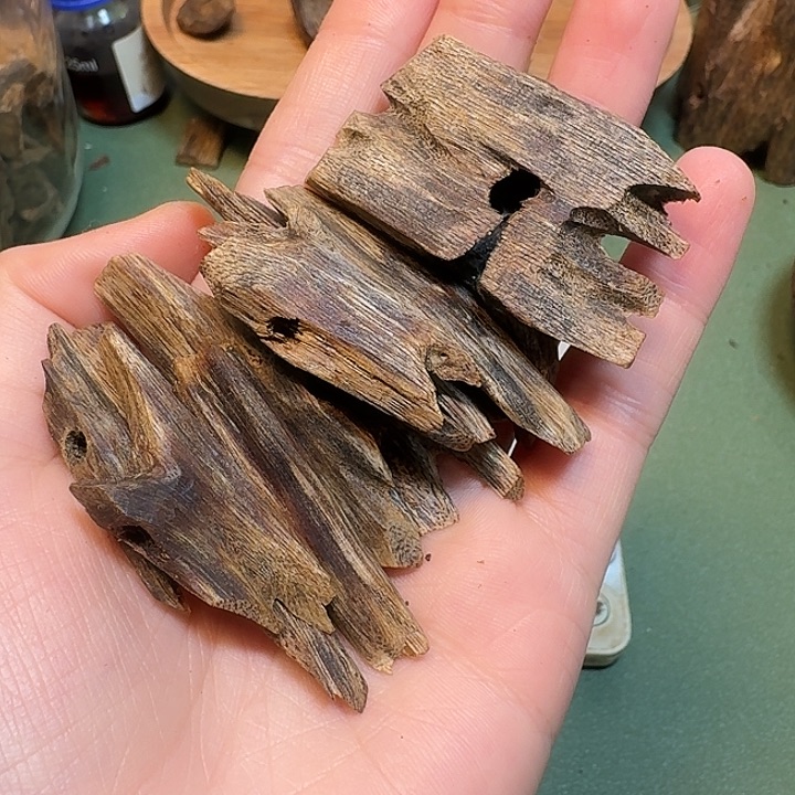 沉香沉香碎屑海南高端老乌身圆叶树心油老料