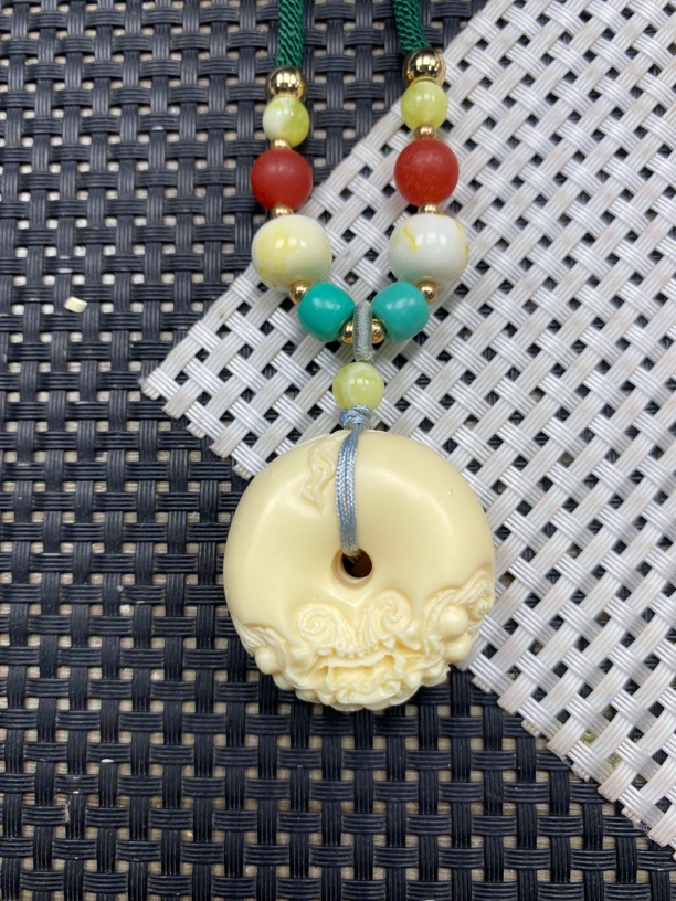 白色吊坠百搭125