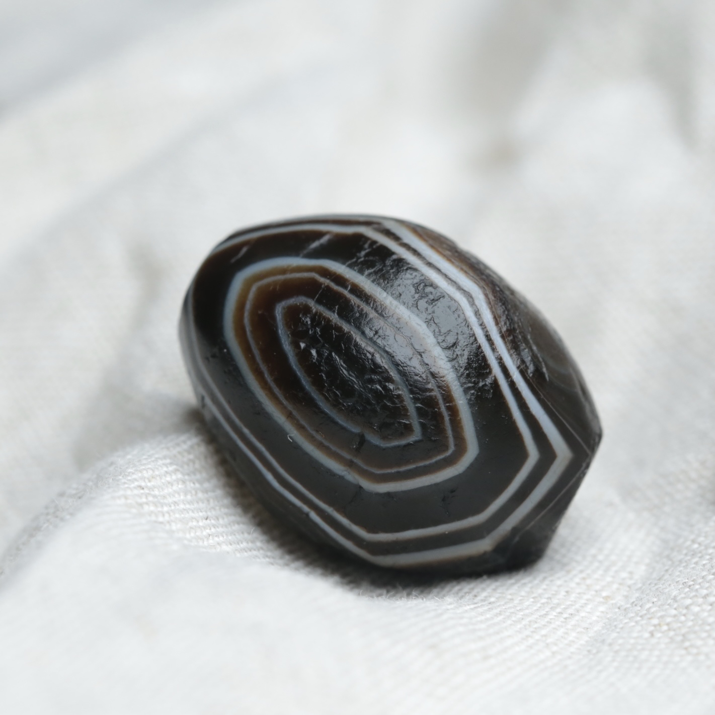 千年满风化佛眼缠丝玛瑙橄榄，19.5*24.8mm，