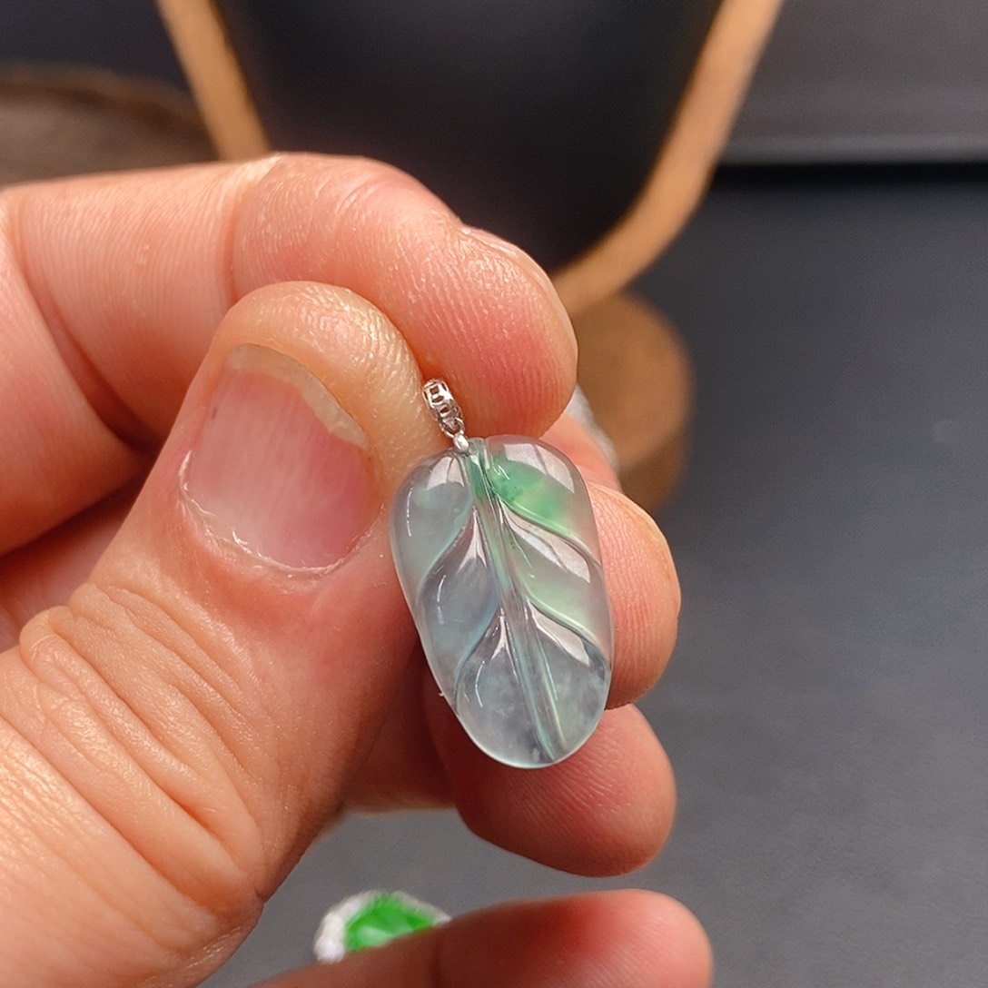 翡翠吊坠(不含链)18K金镶嵌510吊坠