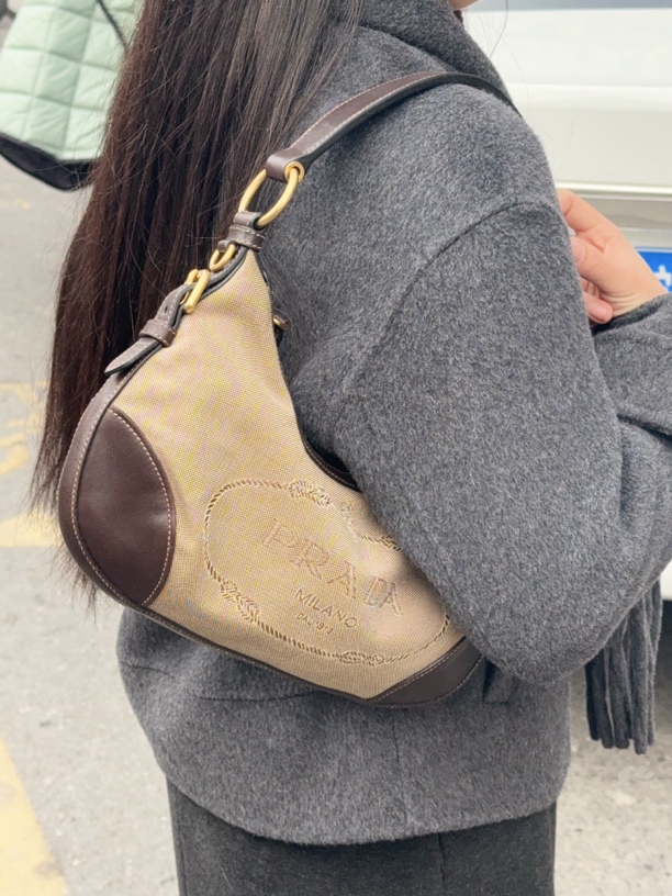 95新 Prada/普拉达 Hobo腋下包