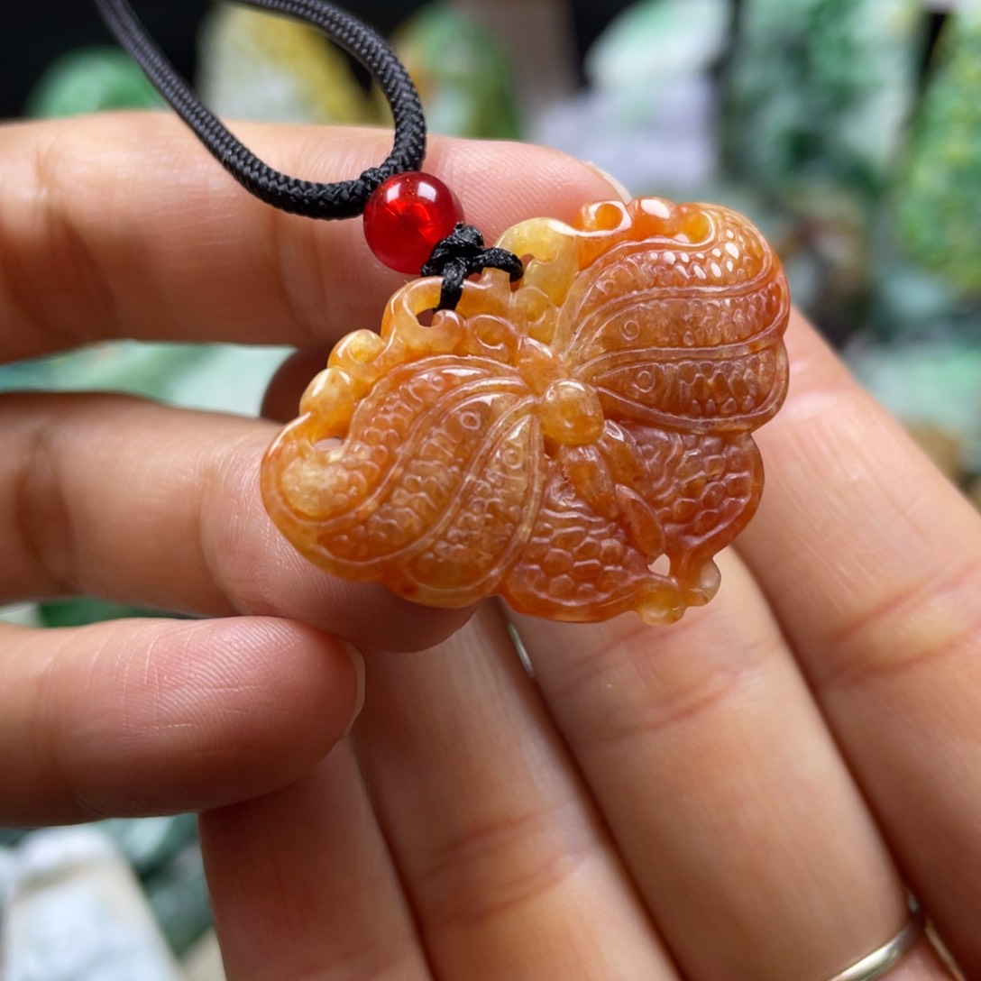 翡翠颈饰未镶嵌牌子