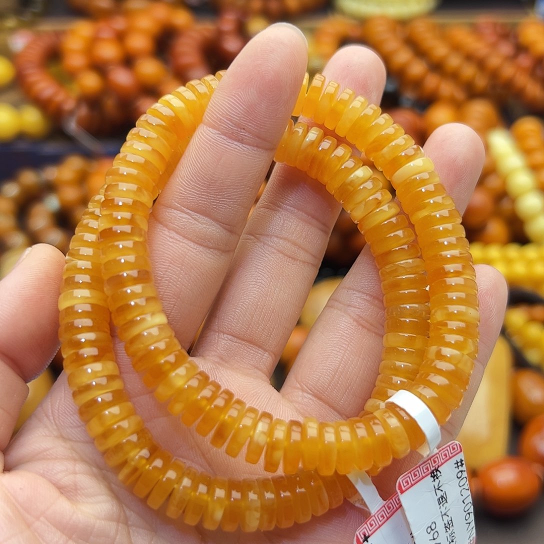 琥珀未镶嵌珠宝奇石多样性发其一