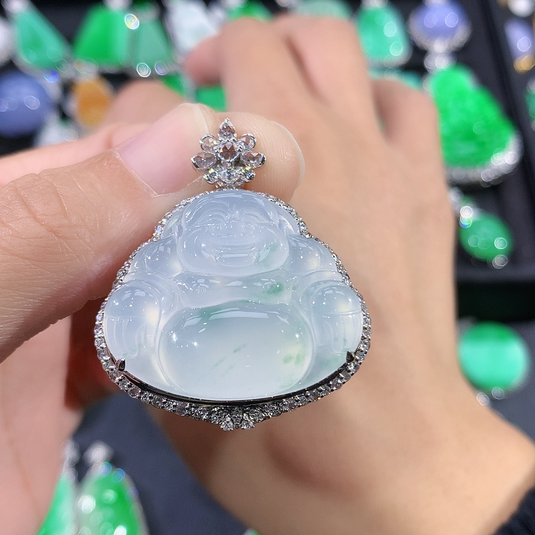 翡翠18K金镶嵌颈饰