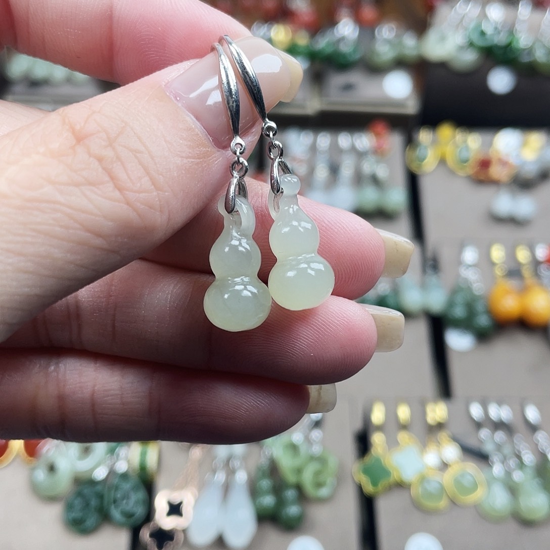 和田玉银S925镶嵌耳饰葫芦