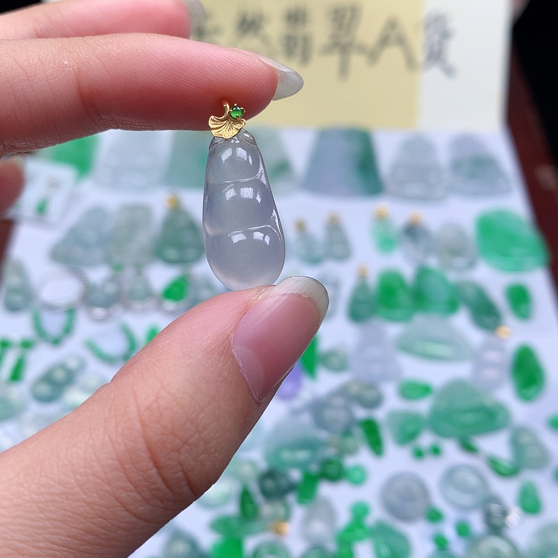翡翠裸石18K金镶嵌缅甸天然A货翡翠冰种豆子