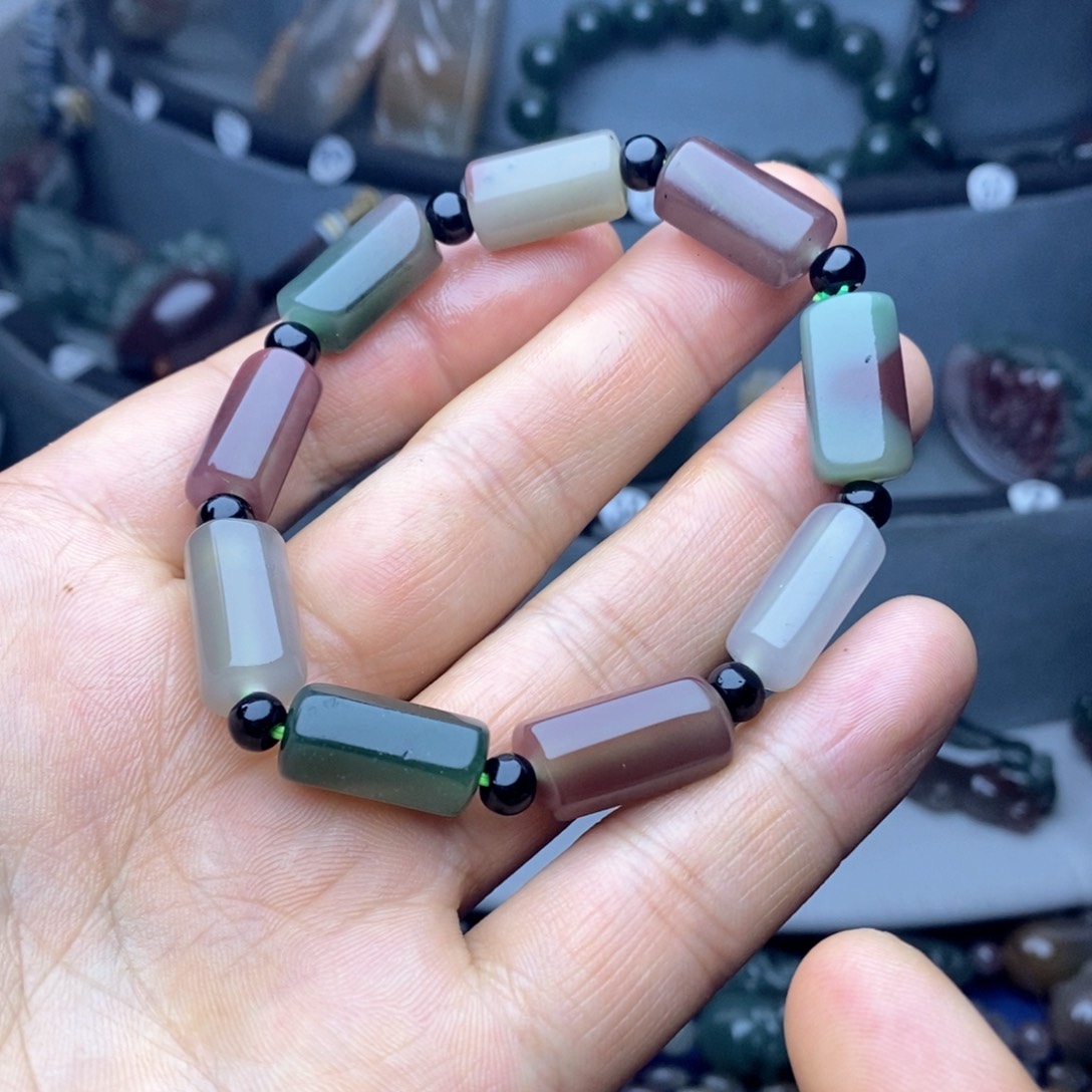 玛瑙/玉髓颈饰未镶嵌