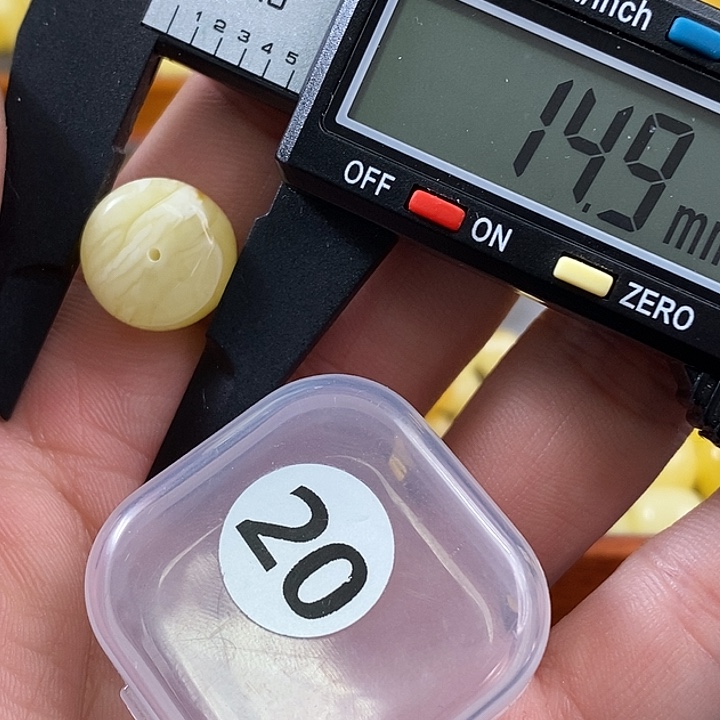 未镶嵌琥珀珠宝奇石