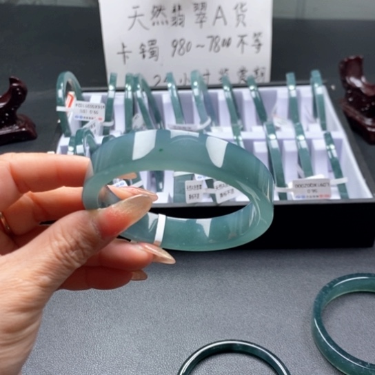 翡翠手镯未镶嵌喵*