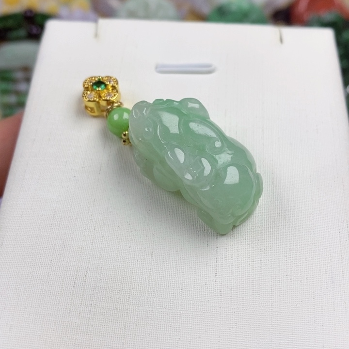 吊坠(赠链)未镶嵌翡翠