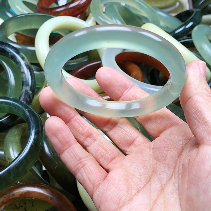 蛇纹石玉手镯未镶嵌饮***汤