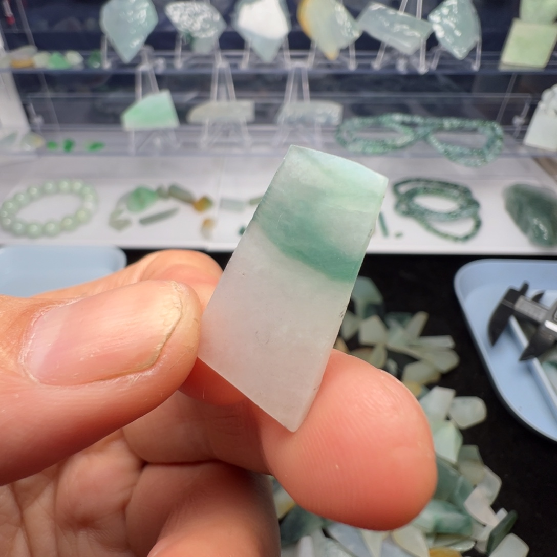 翡翠裸石缅甸翡翠A货