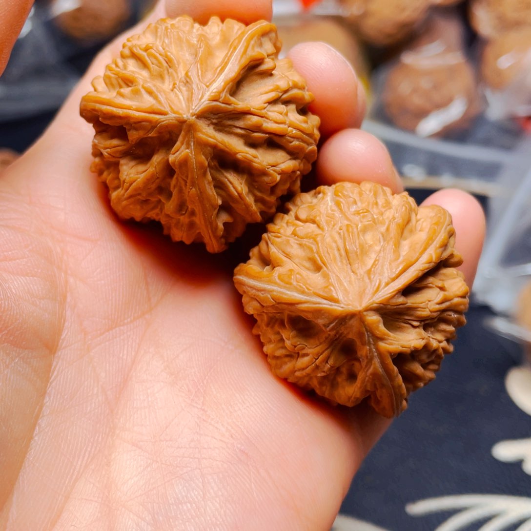 吊坠文玩核桃文山三愣