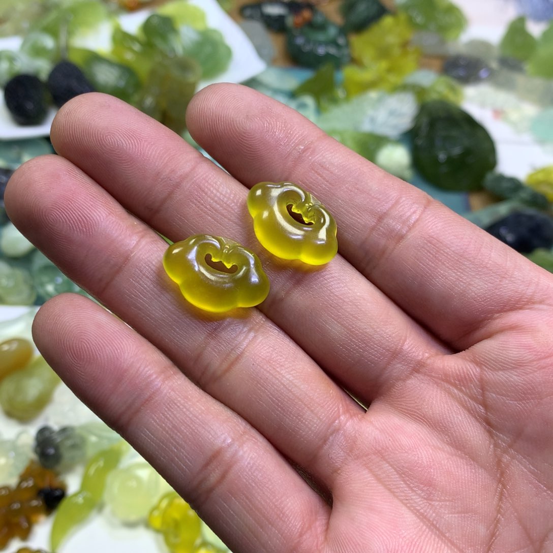 岫玉颈饰未镶嵌祥云锁