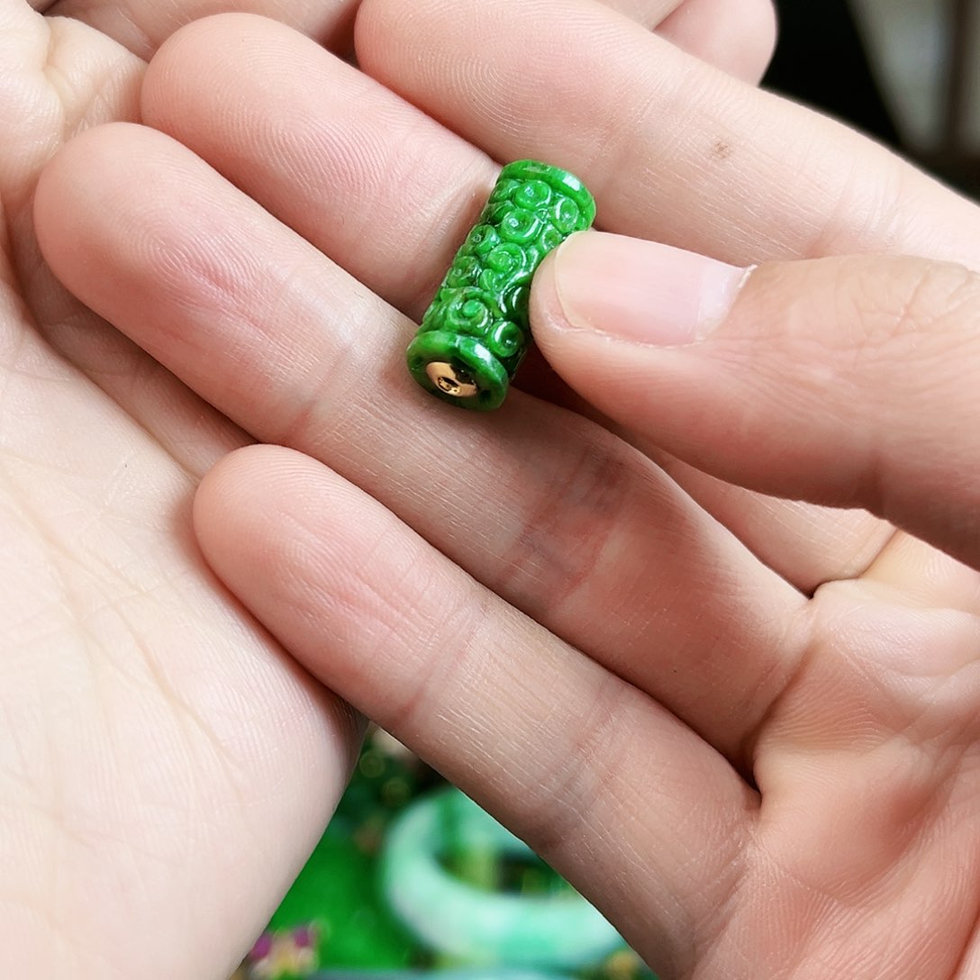 翡翠颈饰18K金镶嵌吊坠