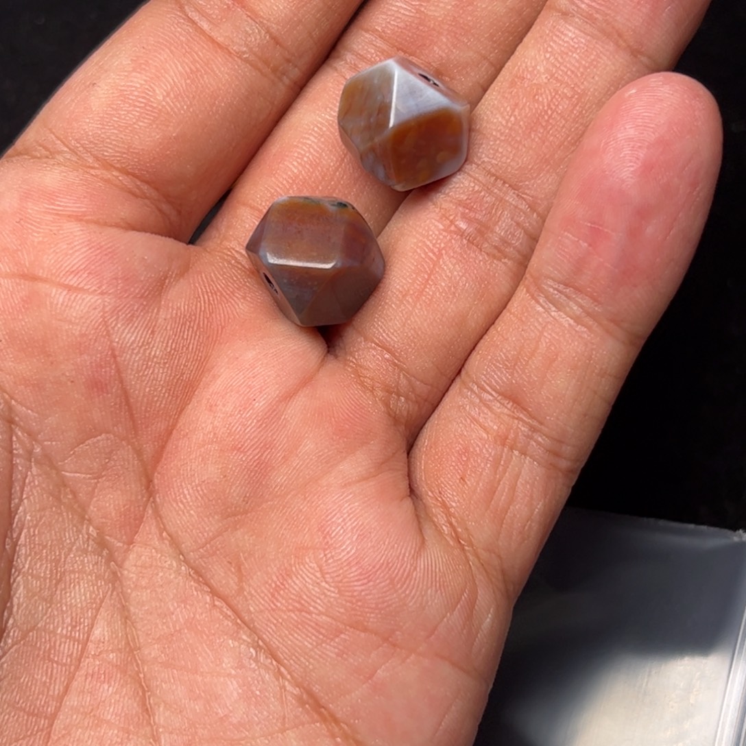 啊***苑玛瑙/玉髓未镶嵌配饰