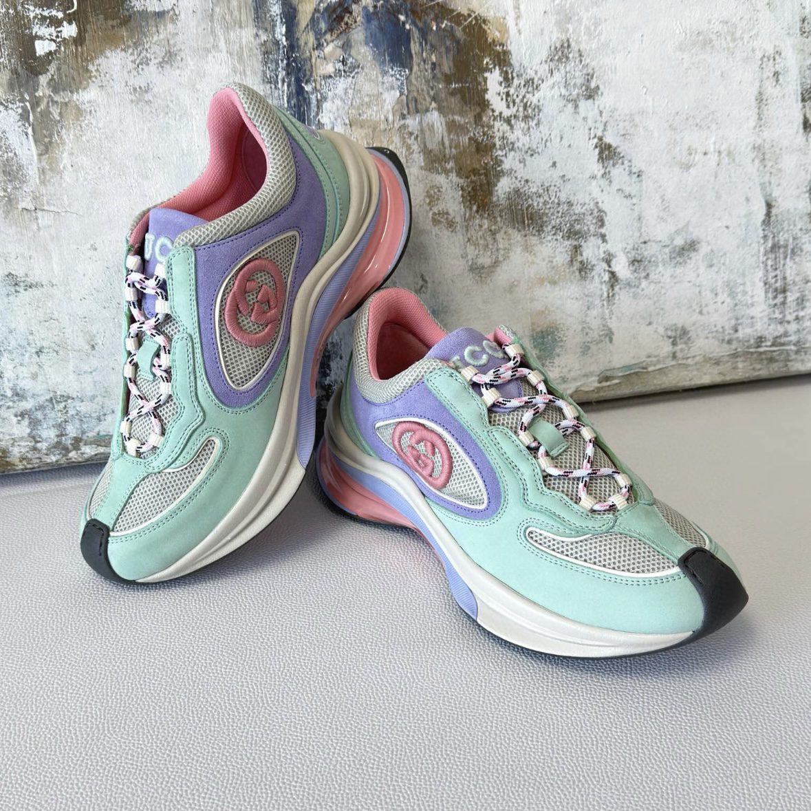 未使用 GUCCI/古驰 女款RUN系列浅绿色绒面休闲时尚运动鞋 多尺码