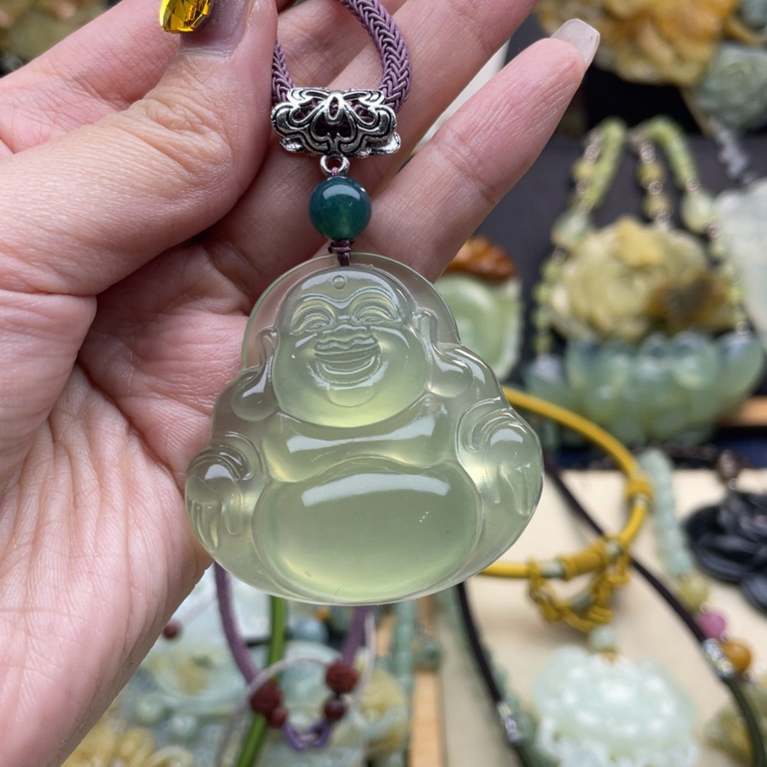 蛇纹石玉颈饰未镶嵌