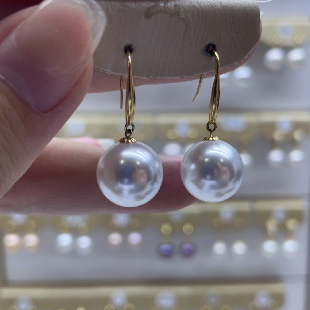 18K金镶嵌淡水珍珠耳饰