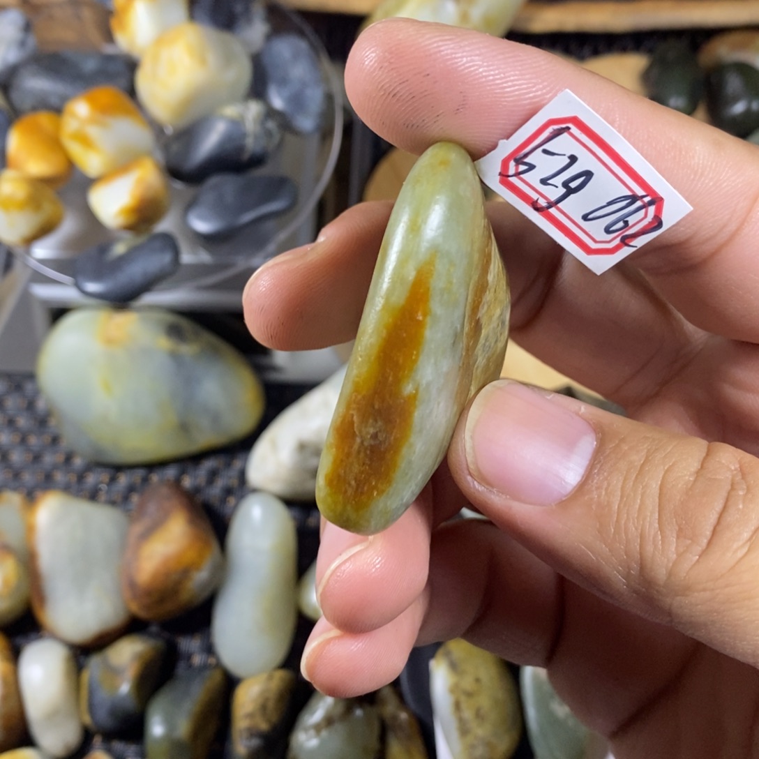 和田玉（糖玉）未镶嵌挂件