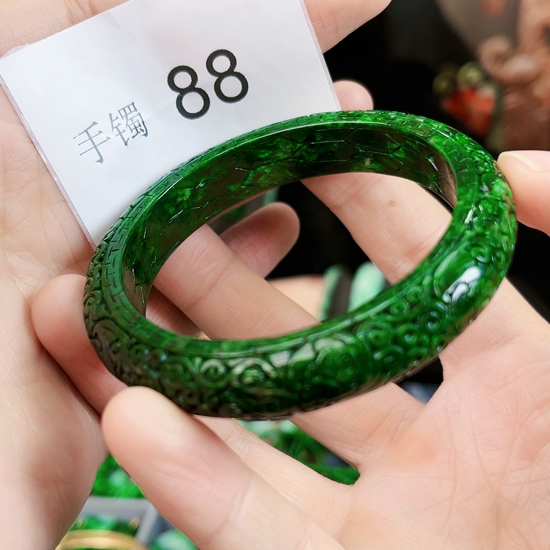 翡翠手镯未镶嵌手镯58.8