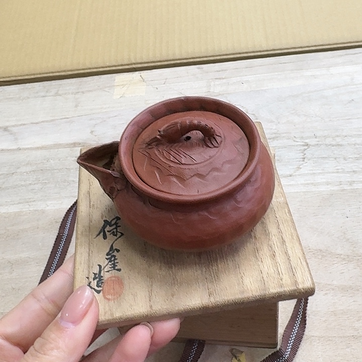 精品瓷器。