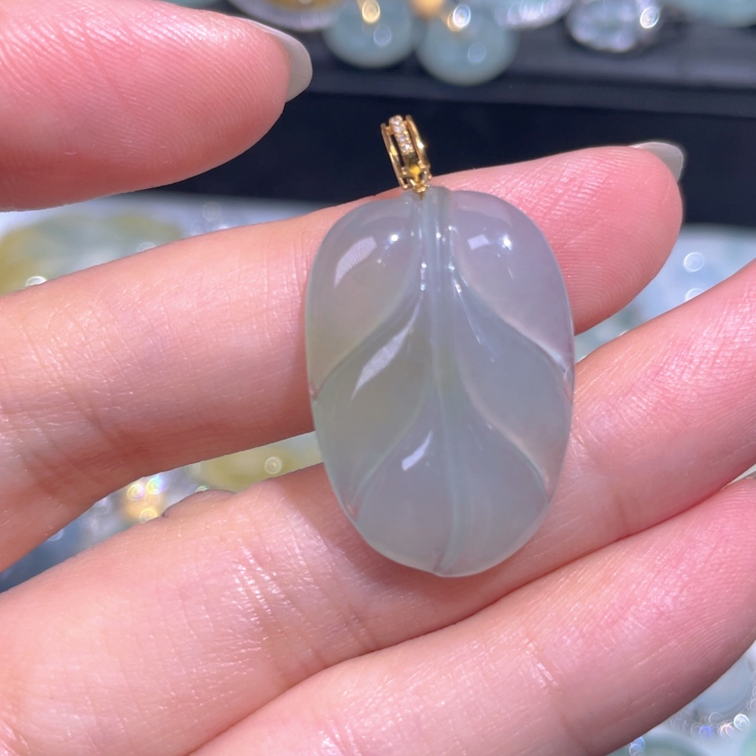 颈饰18K金镶嵌翡翠翡翠