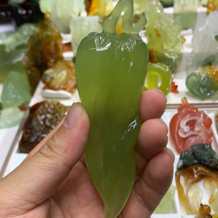 蛇纹石玉未镶嵌珠宝奇石