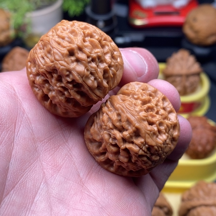 【闪购商品】文玩核桃吊坠龙眼元宝