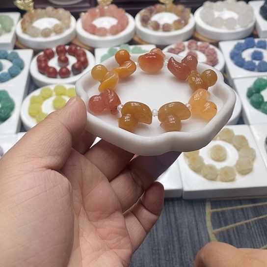 石英质玉（非洲翠）合金手串