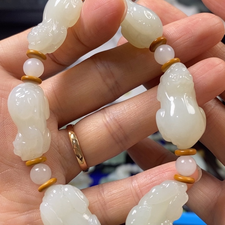 和田玉手链未镶嵌小**刀