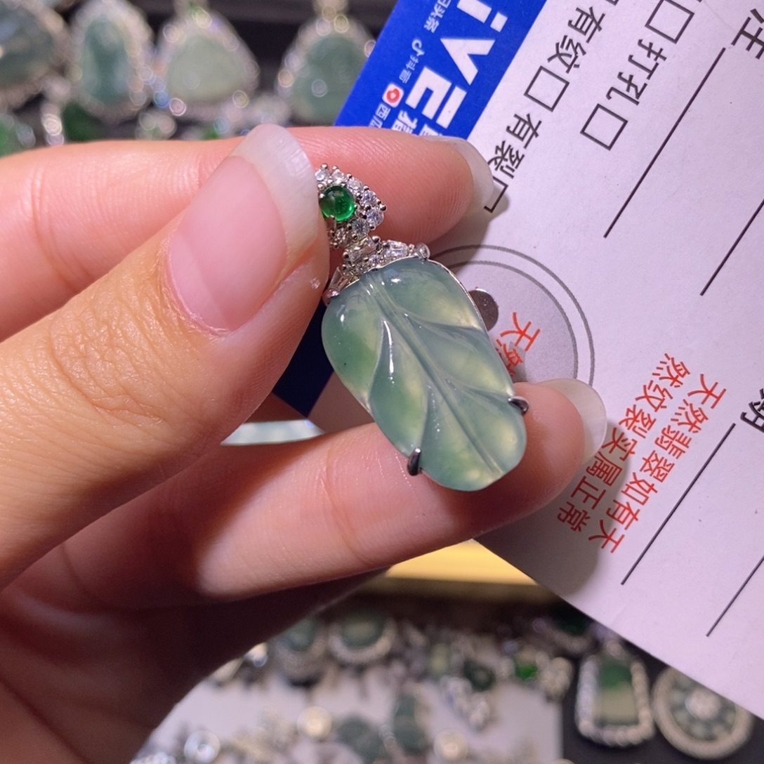 翡翠未镶嵌颈饰天然