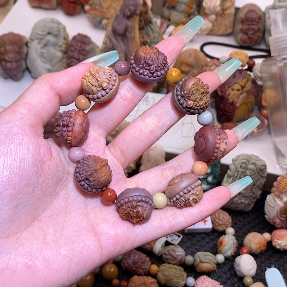 未镶嵌手链石英质玉（阿拉善玉）