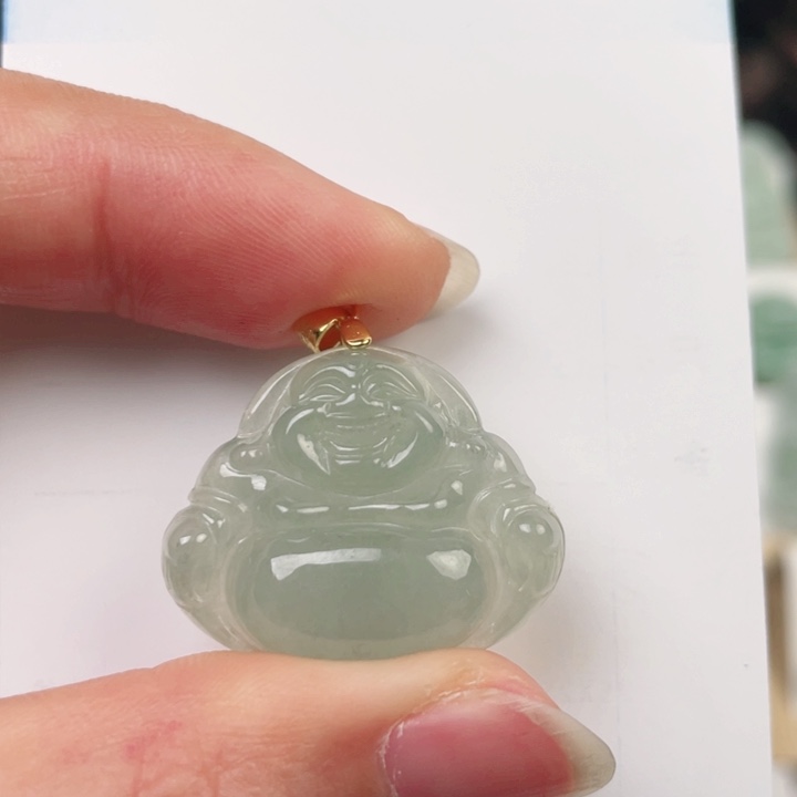 翡翠颈饰未镶嵌佛公