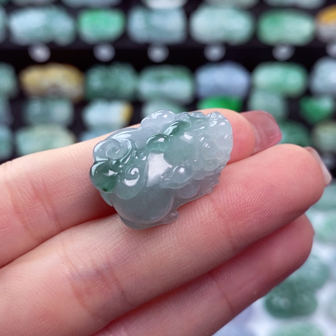 翡翠颈饰未镶嵌天然