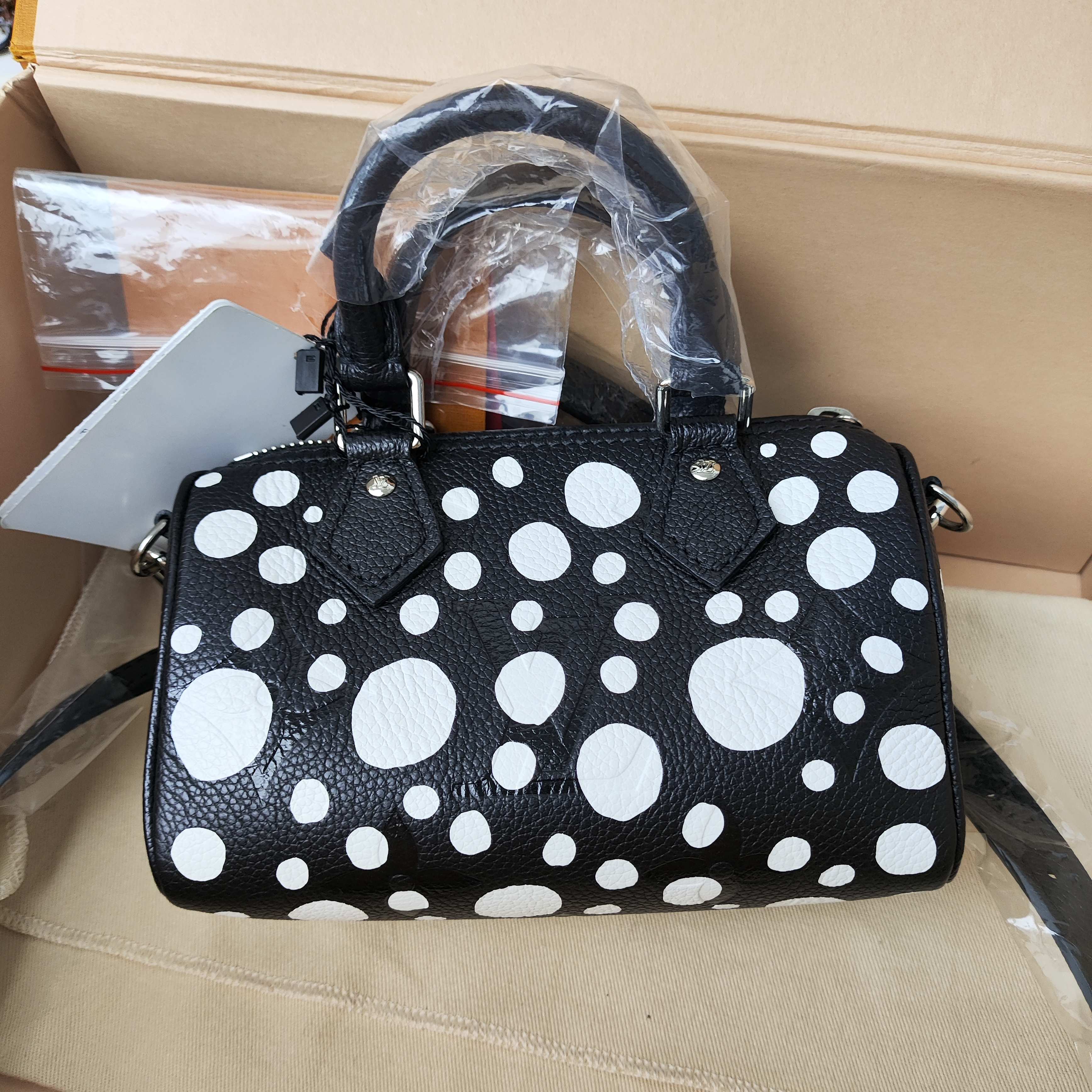 95新 LouisVuitton/路易威登 /KIKI/单肩包/17725707